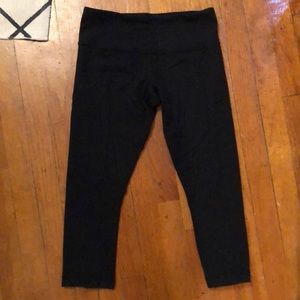 Cropped black lululemon leggings